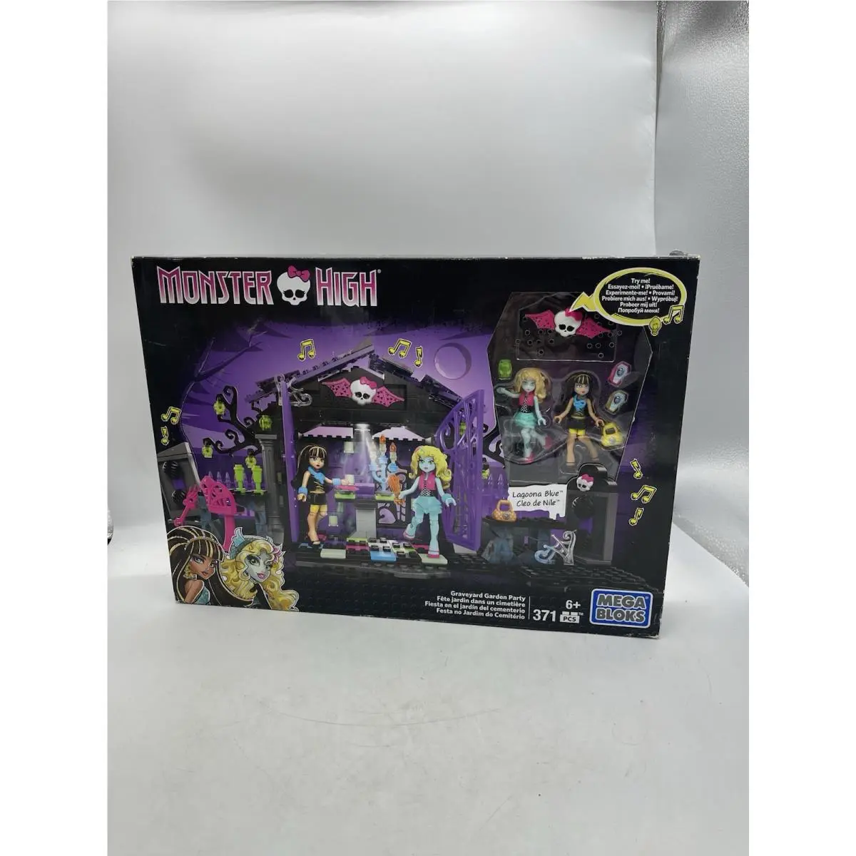 Monster High Mega Bloks Graveyard Garden Party with Music 2015