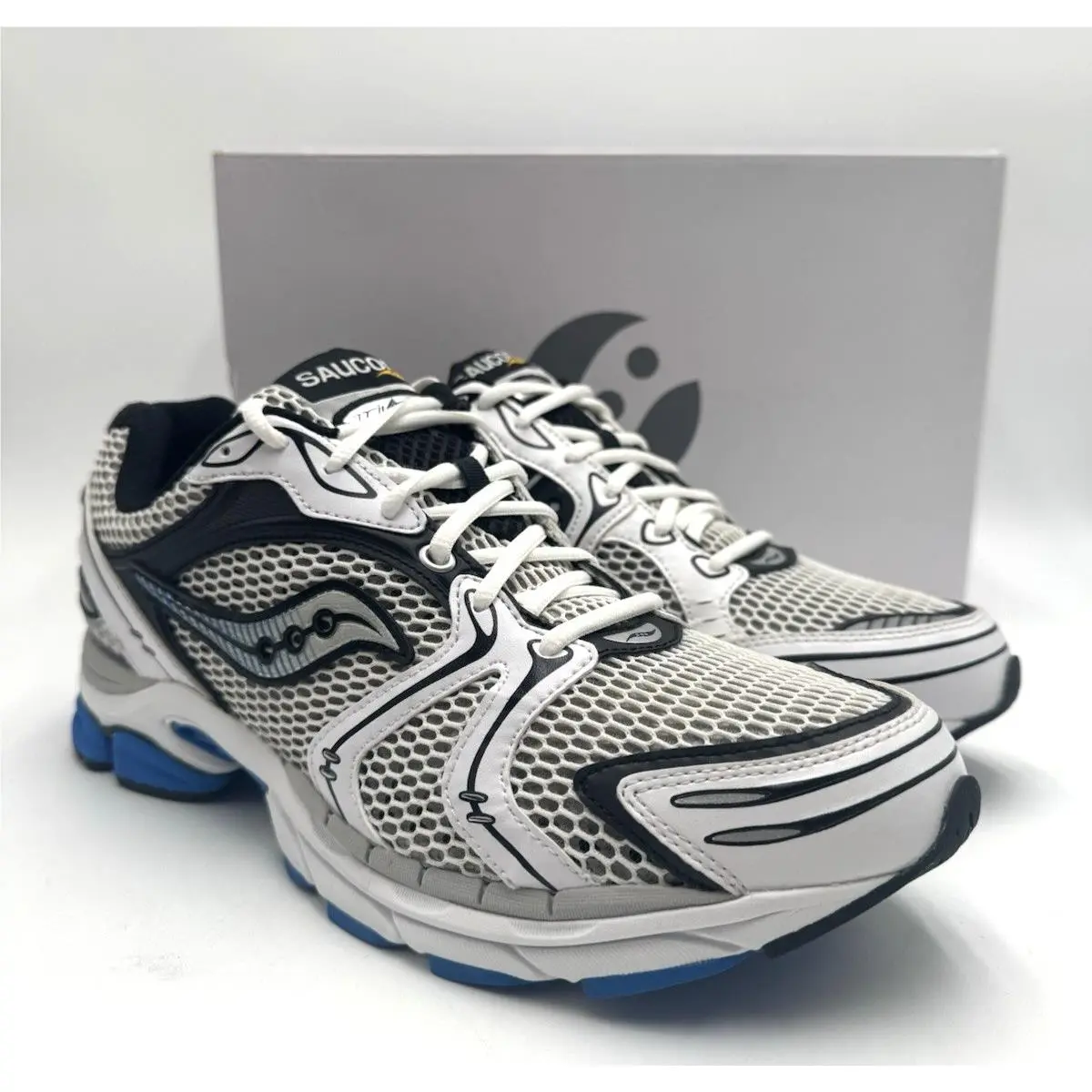 Saucony Progrid Triumph 4 Men`s Athletic Sneaker White/silver Multiple Sizes