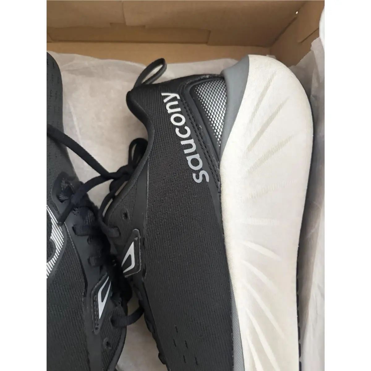 Saucony shoes - Saucony Triumph 22 - Triumph - S20964-200 - Black 1