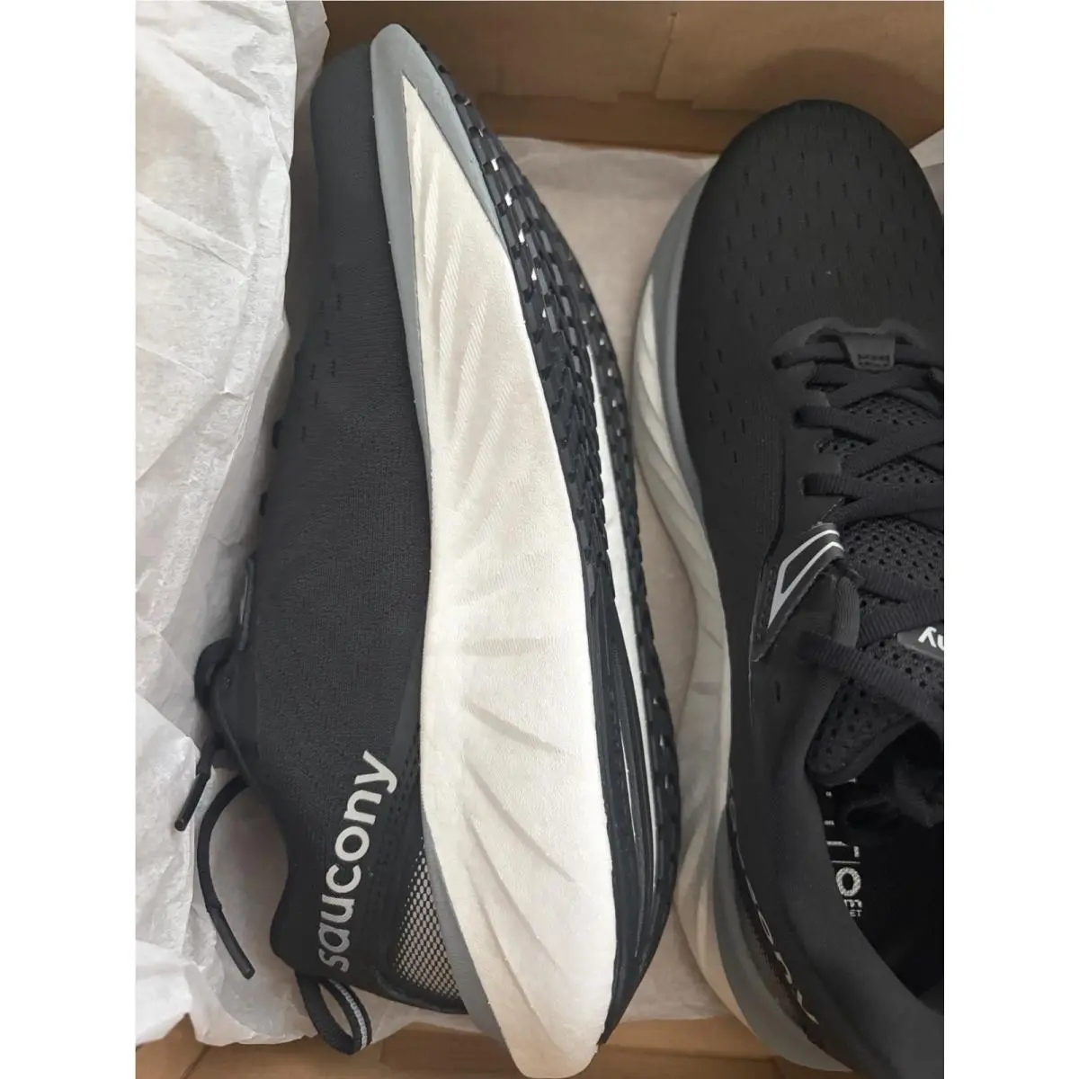 Saucony shoes - Saucony Triumph 22 - Triumph - S20964-200 - Black 2