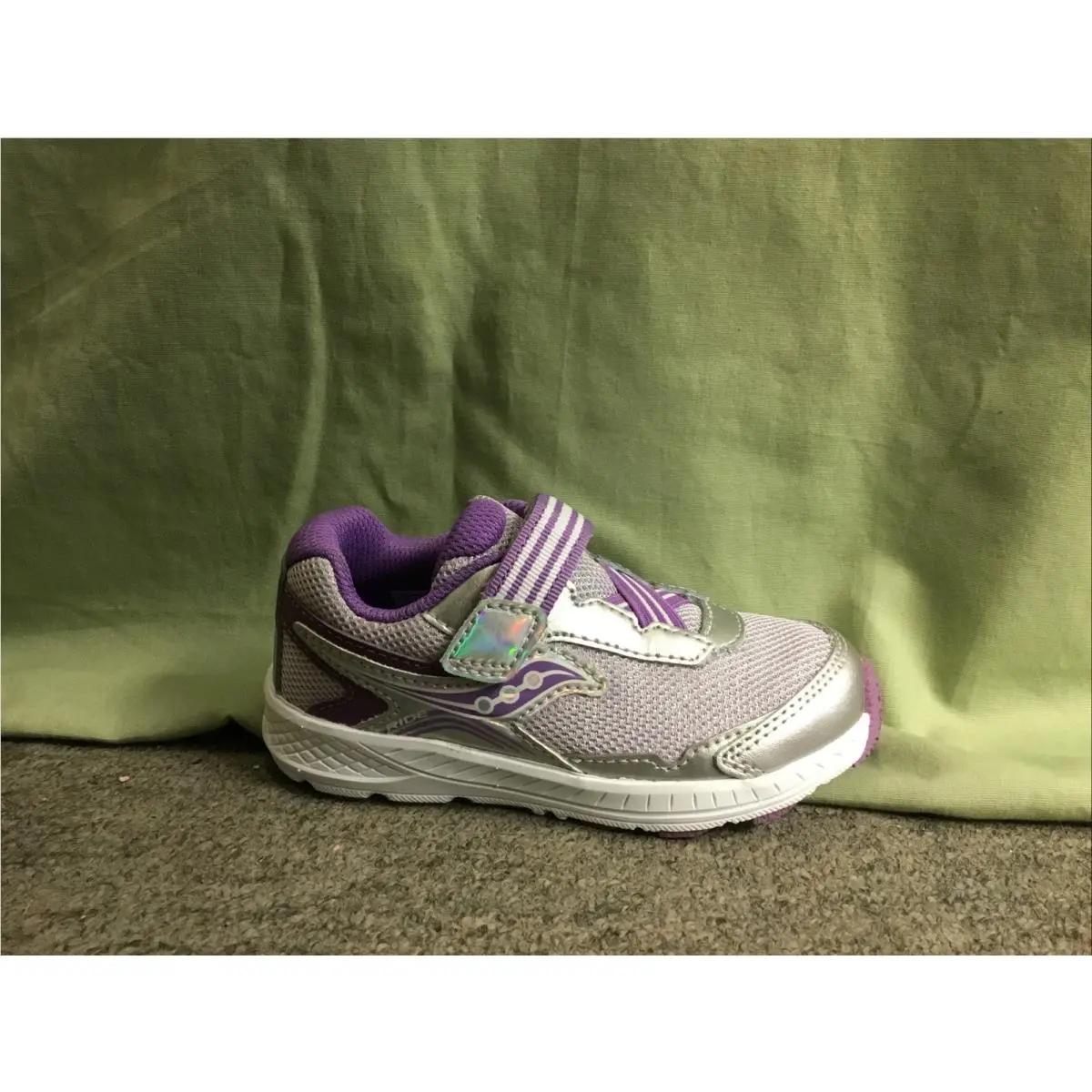 Little Girls Saucony SL165536 Silver/purple Ride 10 JR Sneakers Size 9.5 W