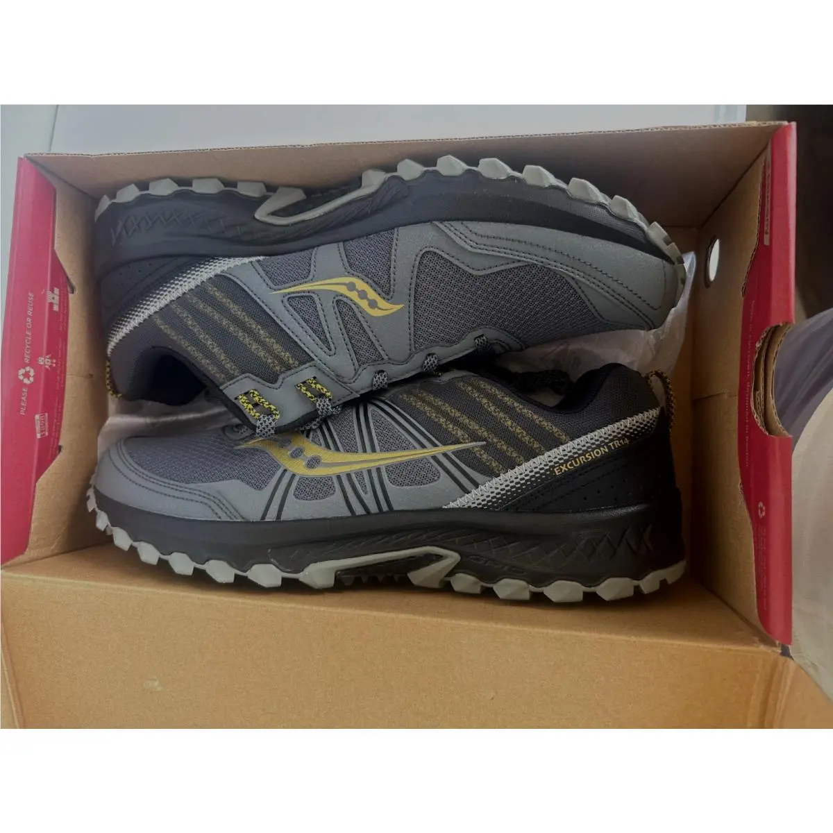 Saucony shoes - Excursion - Excursion - Charcoal/Gold (UPC: 194713913785) 0