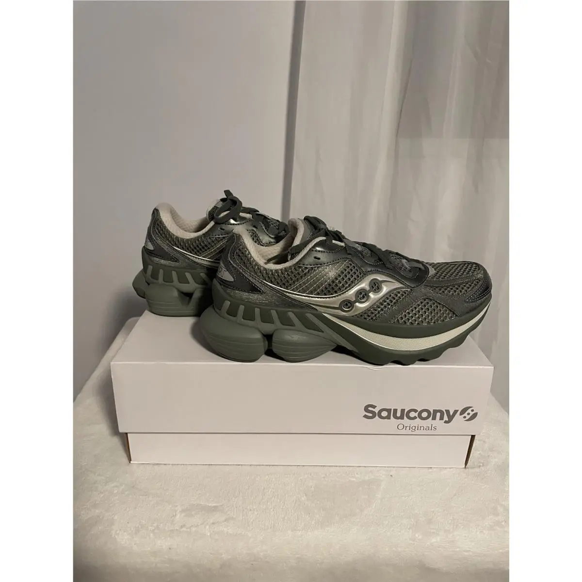 Saucony Grid Nxt Green Trainers. Men Size 6 or Women Size US 7.5