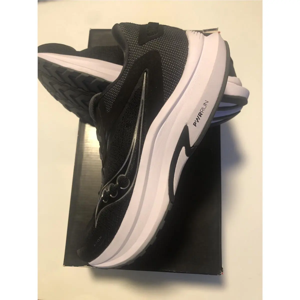 Saucony Axon Shoes Sneakers Men’s 9.5. W Box