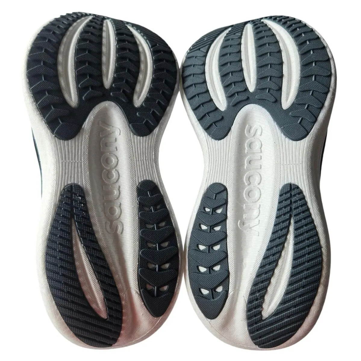 Saucony shoes - Saucony Triumph 23 - Triumph - Black 1
