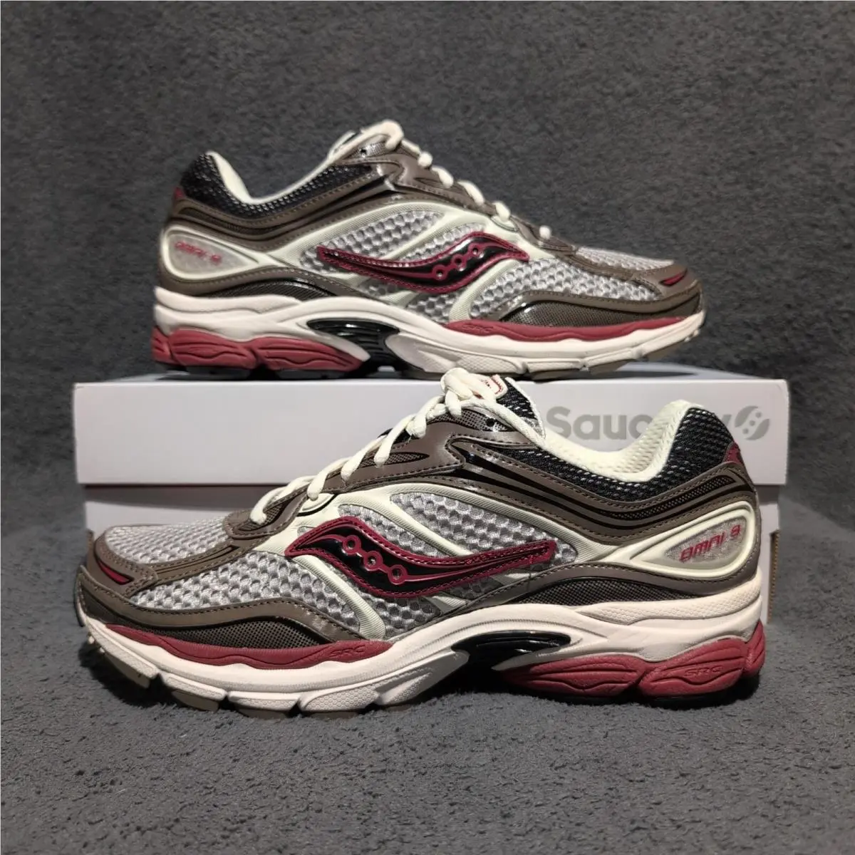 Saucony Progrid Omni 9 Running Shoes Men`s 10.5 Women`s 12 Brown Red