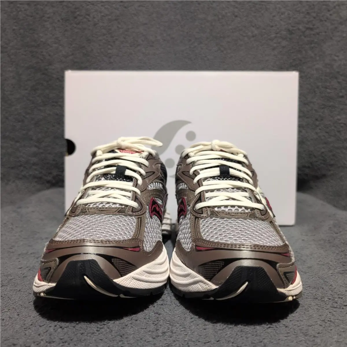 Saucony shoes - Saucony ProGrid Omni - ProGrid Omni - Brown 1