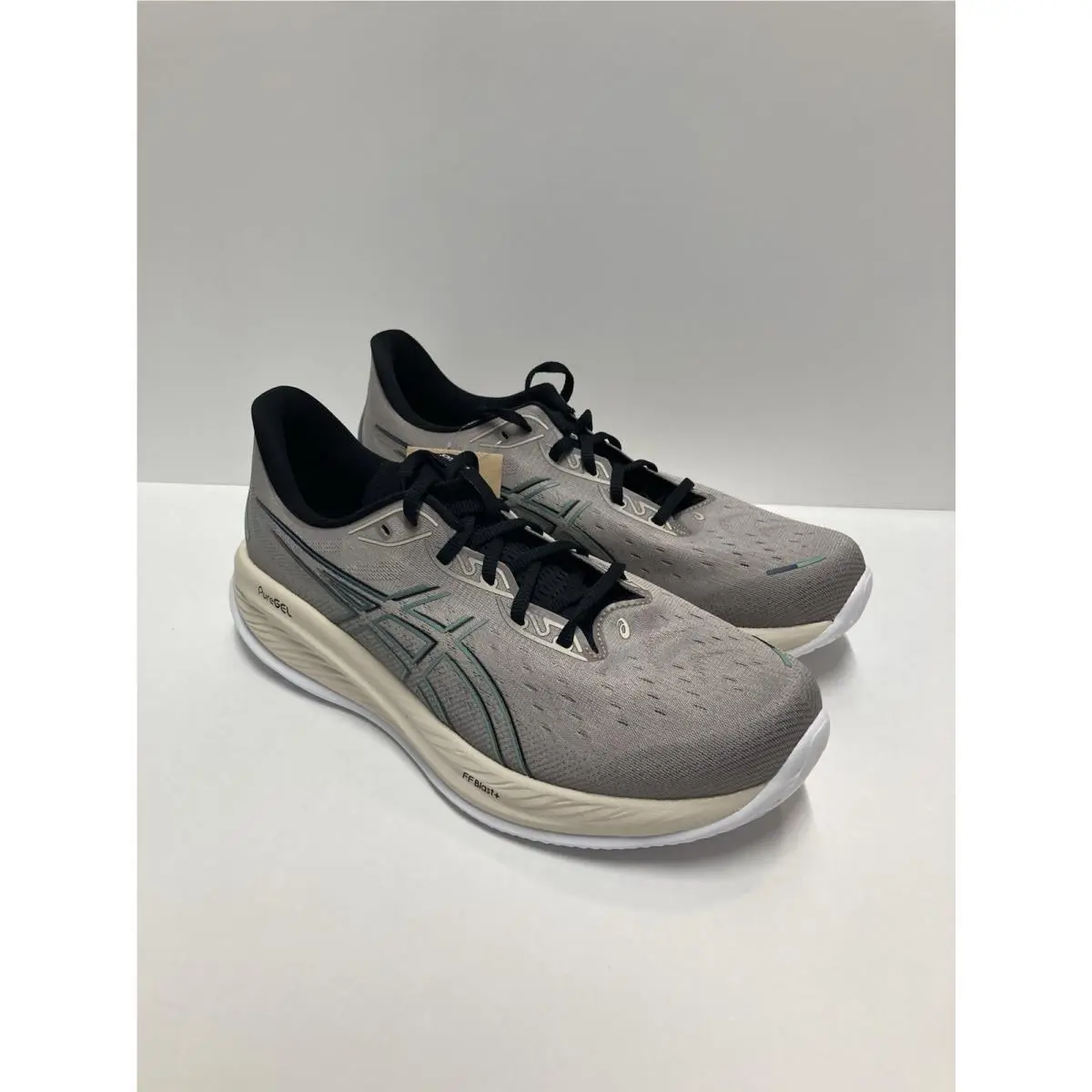Asics Gel Cumulus 26 Men’s Size 12 Moonrock / Dark Mint