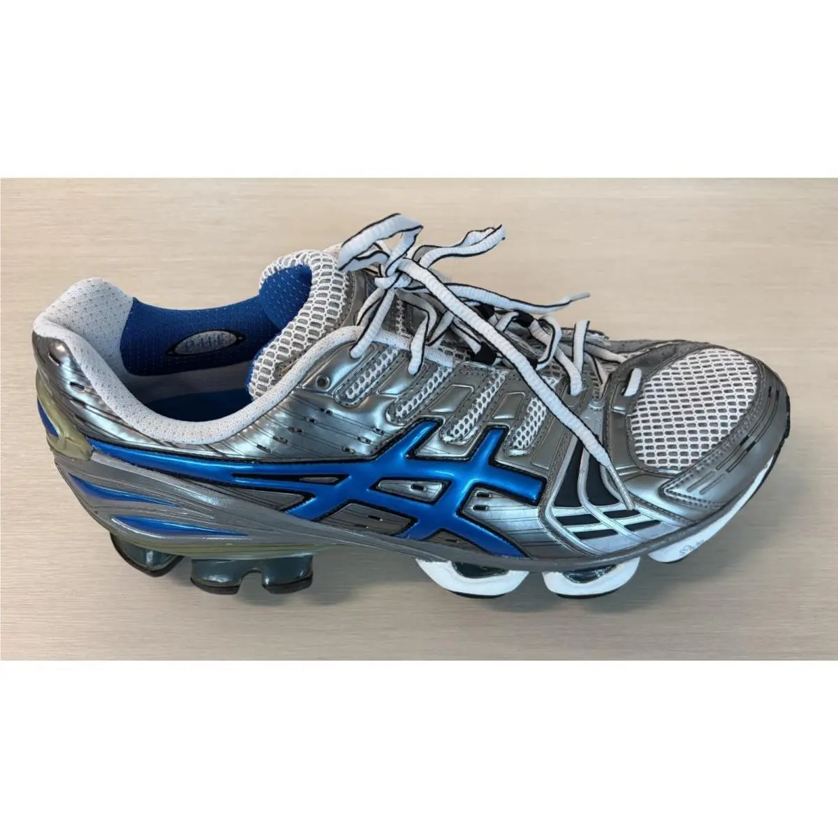 Asics Gel-kinsei 2 Men`s Running Shoes - Vintage - Size 13 - Platinum