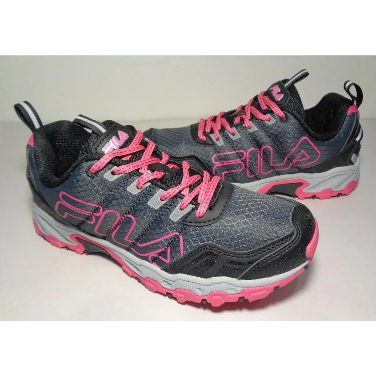 Fila Size 8 M Memory Blowout 18 Black Trail Running Sneakers Women`s Shoes
