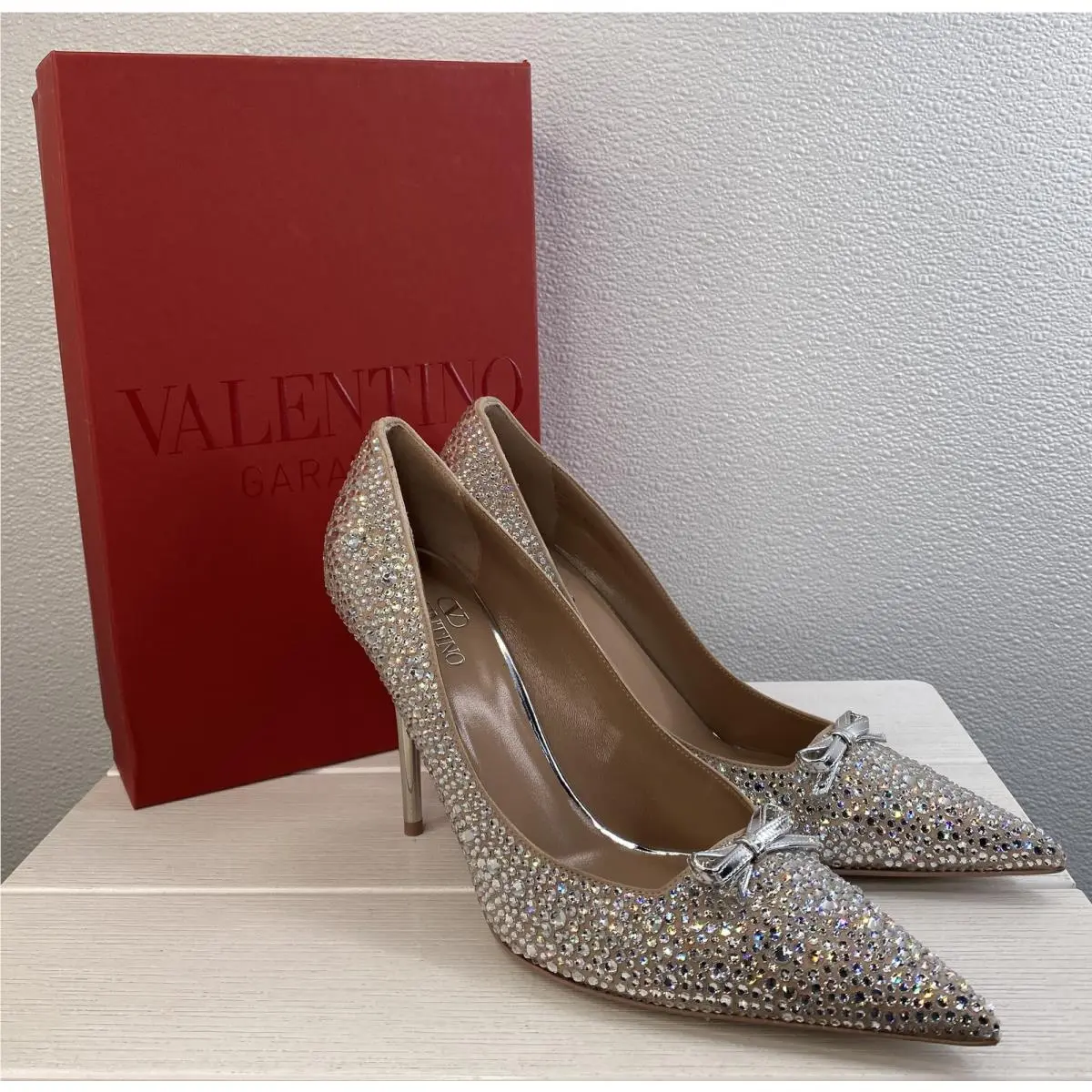 Valentino Garavani 100mm Pumps Womens US11 EU41 Romance Bow Crystal-embellished