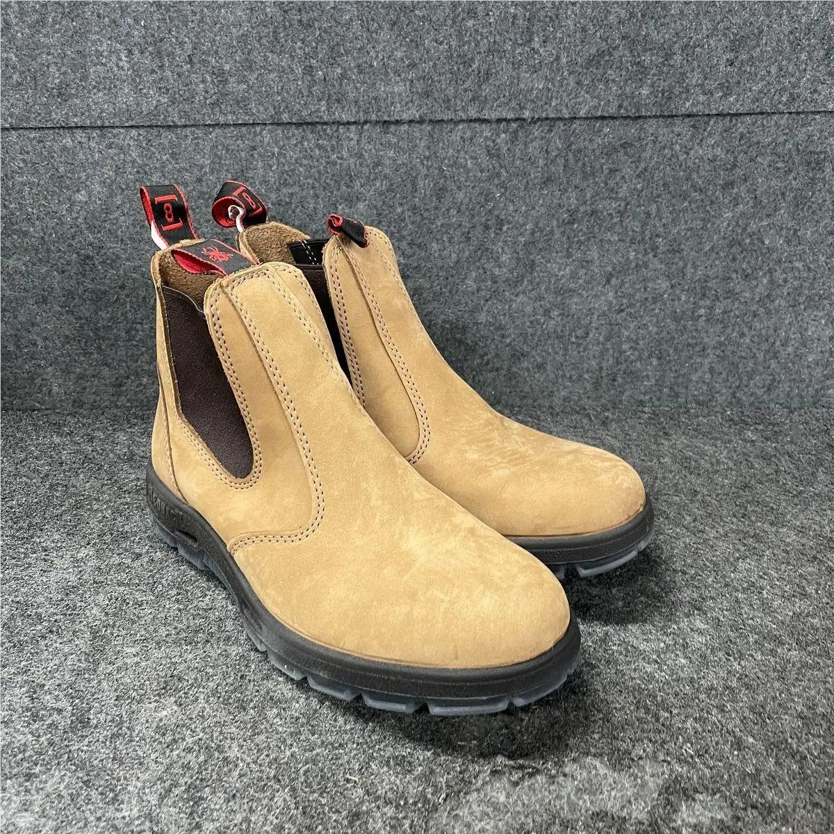 Redback Bobcat Usbba Safety Boot Men`s Size 6 Banana Suede