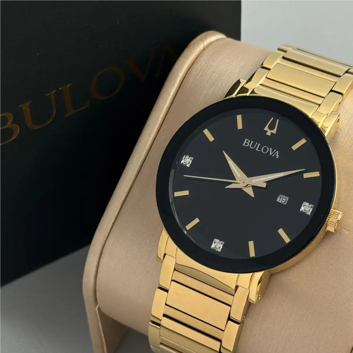 Bulova Futuro Modern 97D116 Black Dial Gold Band Men`s Quartz Watch 42MM
