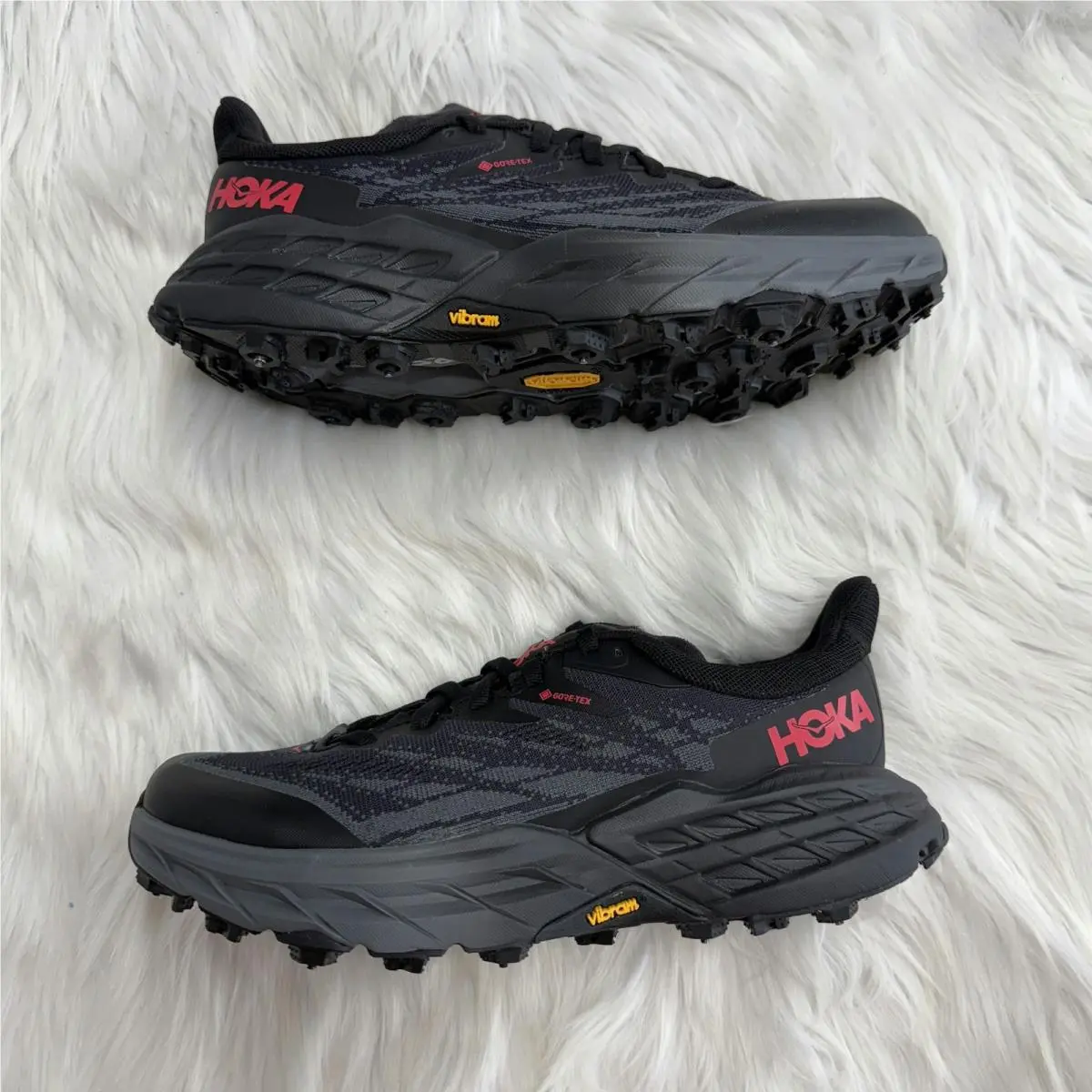 Hoka shoes - Speedgoat 5 GORE-TEX Spike - Speedgoat Spike - 1133532-BBLC - Black 1