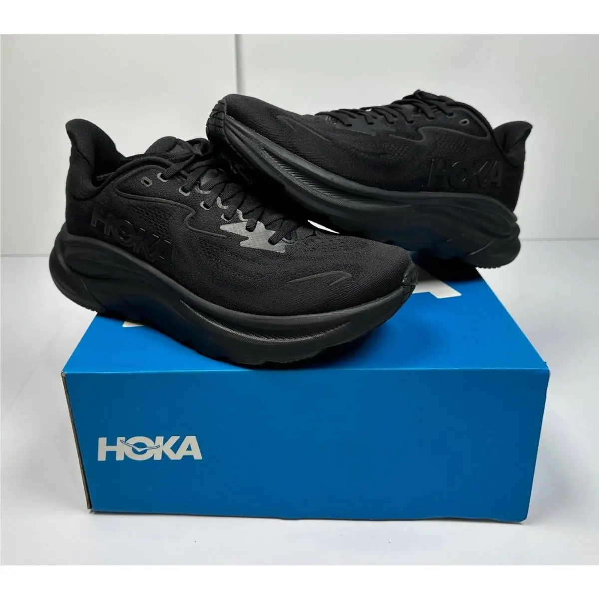 Hoka Men`s Clifton 10 Running Shoes Black/black Size 9 2030BBLC