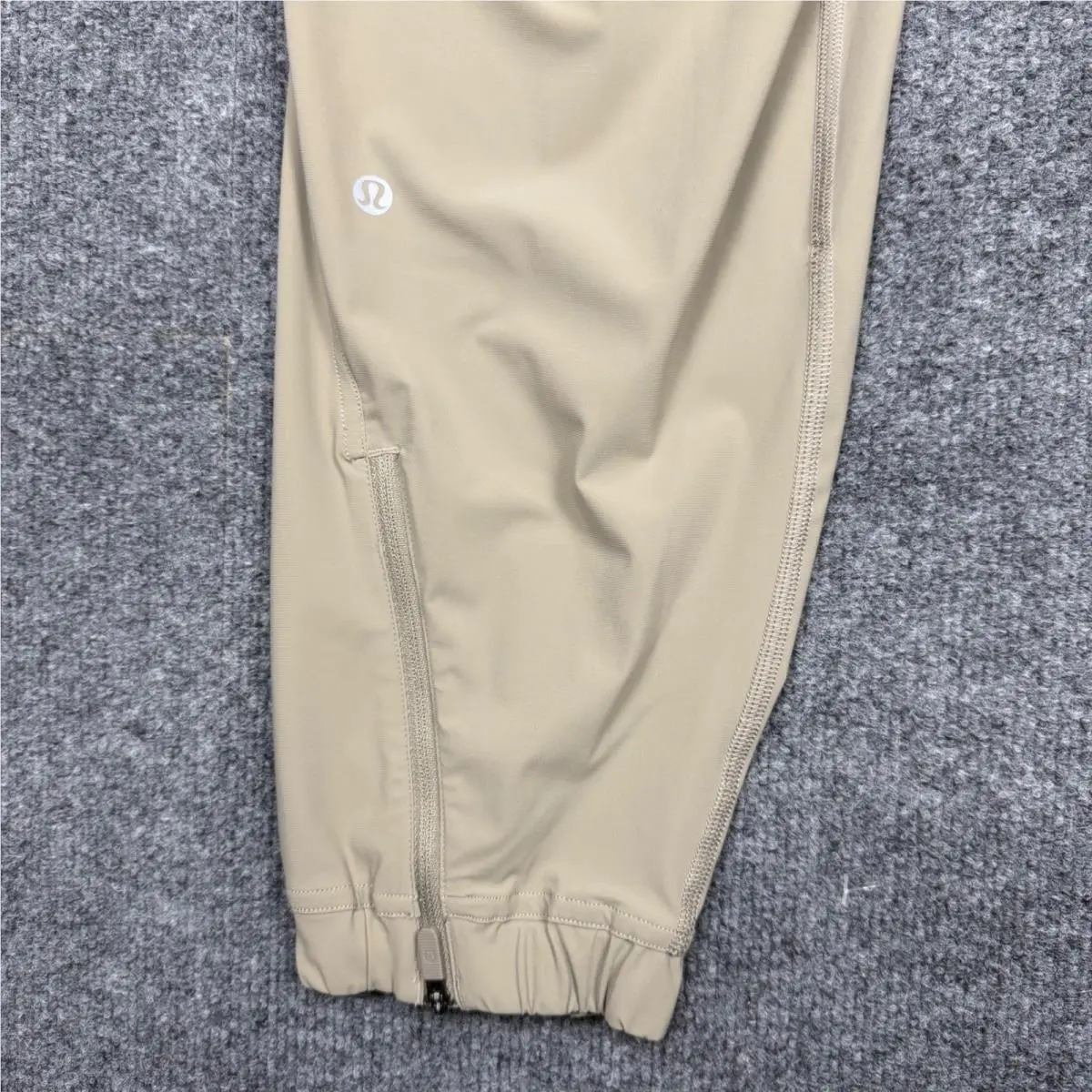 Lululemon clothing - Beige 3