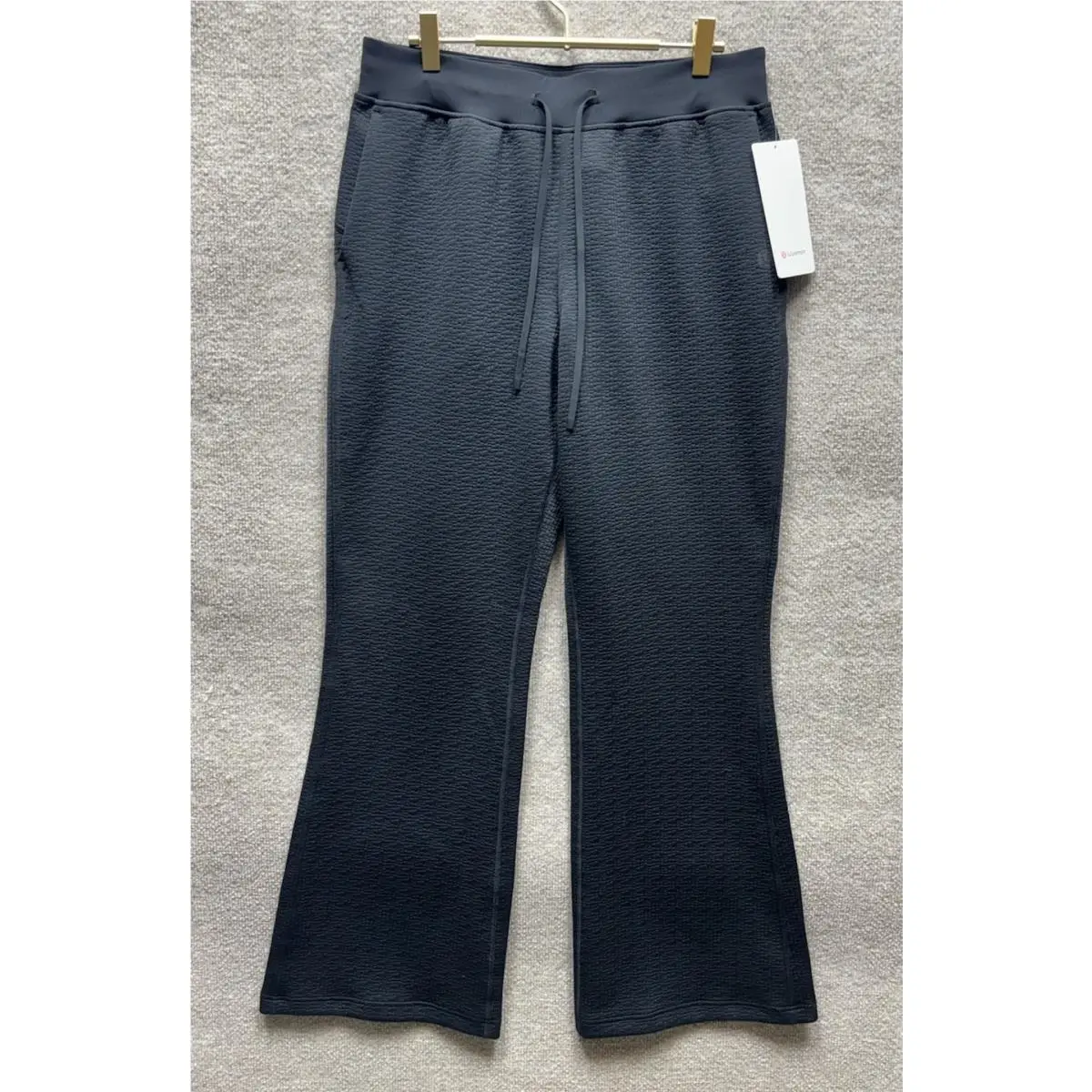 Lululemon Textured High-rise Flared Track Pant 32 White Size 10 Black