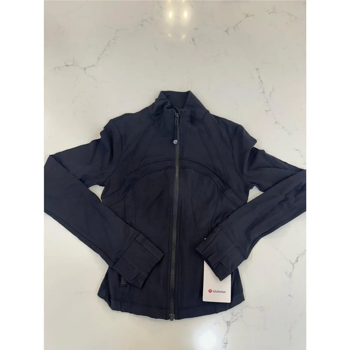 Lululemon Define Cropped Jacket Nulu Women`s Size 4 Black Lightweight Thumbholes