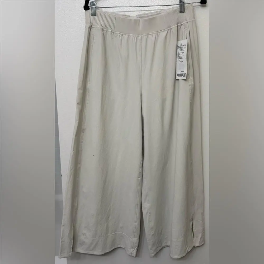 Lululemon clothing - Beige 4