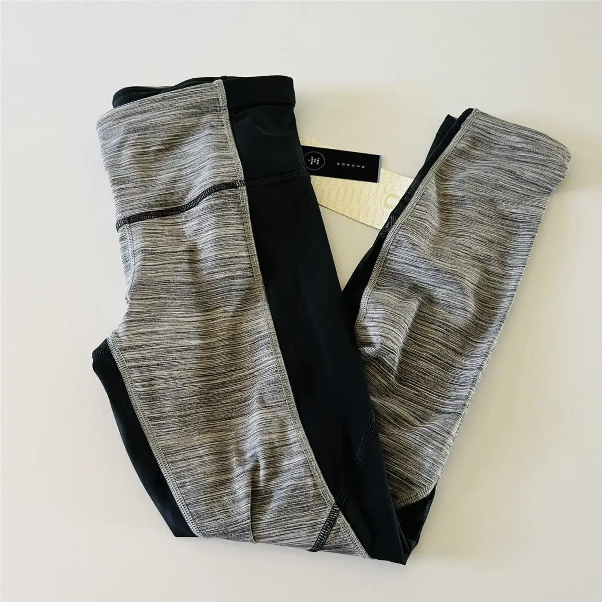 Lululemon Athletica Gray Deep Coal Run with The Sun Tight HR Leggings - US 6