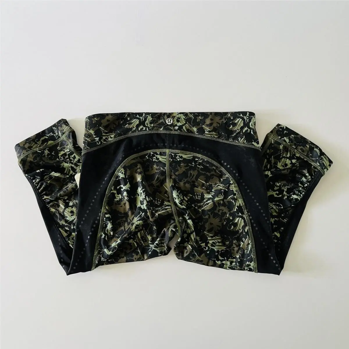 Lululemon clothing - Black 2