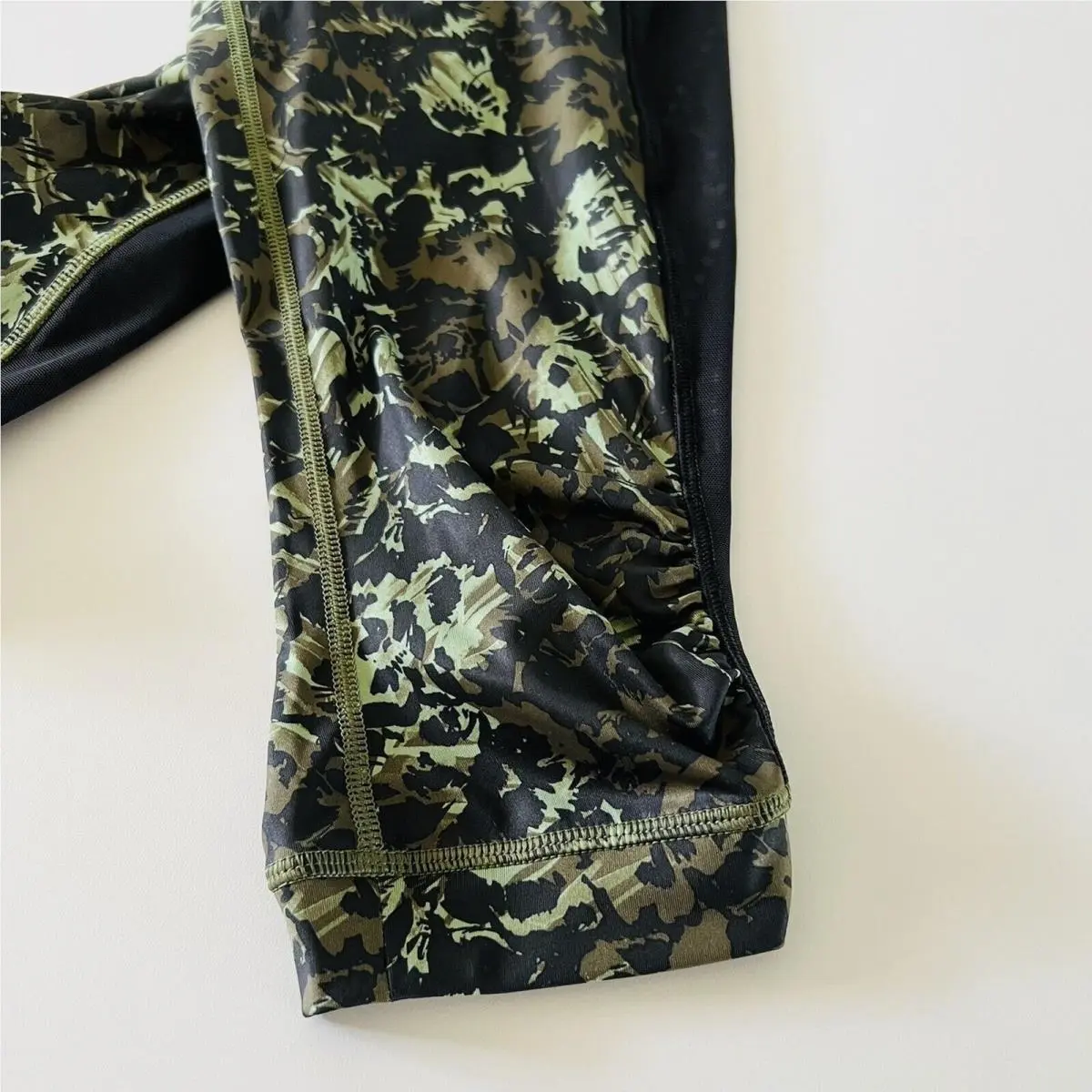 Lululemon clothing - Black 3