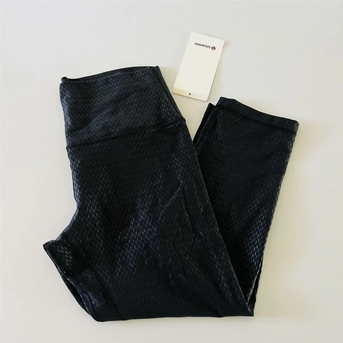 Lululemon Athletica Diverge Emboss Black Align HR Crop 21 Leggings - US 10