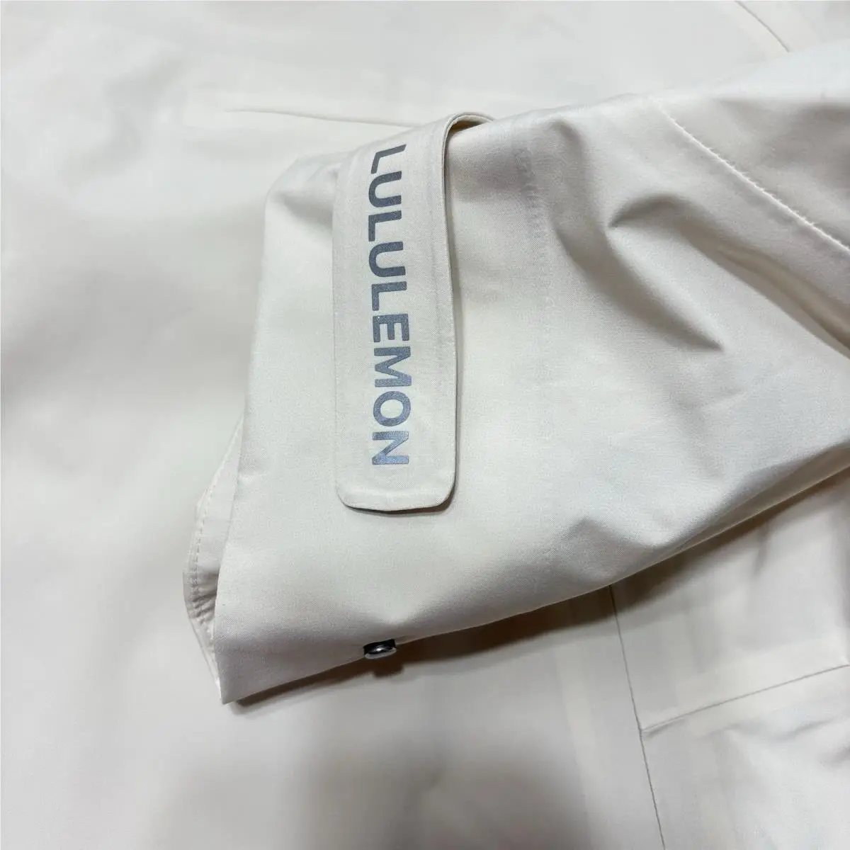 Lululemon clothing - Lululemon Rain Chaser Jacket - Rain Chaser Jacket - Cream 10