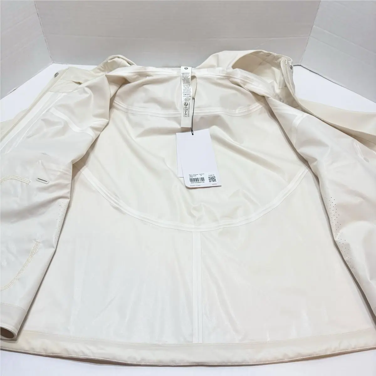 Lululemon clothing - Lululemon Rain Chaser Jacket - Rain Chaser Jacket - Cream 11