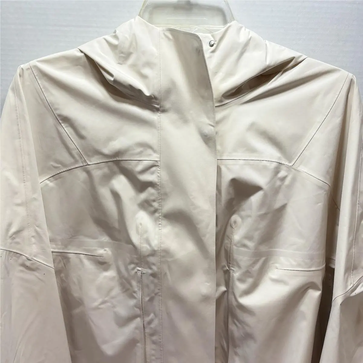 Lululemon clothing - Lululemon Rain Chaser Jacket - Rain Chaser Jacket - Cream 0