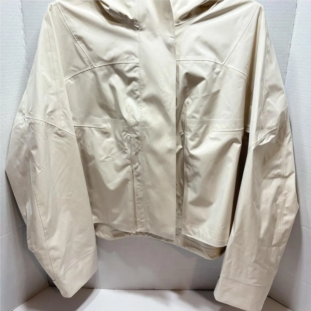 Lululemon clothing - Lululemon Rain Chaser Jacket - Rain Chaser Jacket - Cream 1
