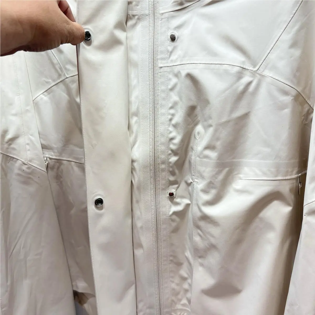 Lululemon clothing - Lululemon Rain Chaser Jacket - Rain Chaser Jacket - Cream 4