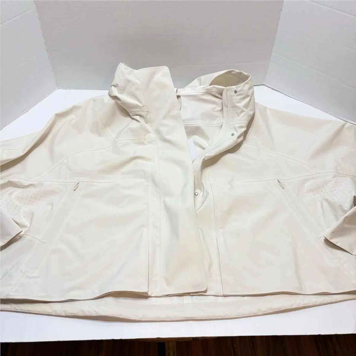 Lululemon clothing - Lululemon Rain Chaser Jacket - Rain Chaser Jacket - Cream 9