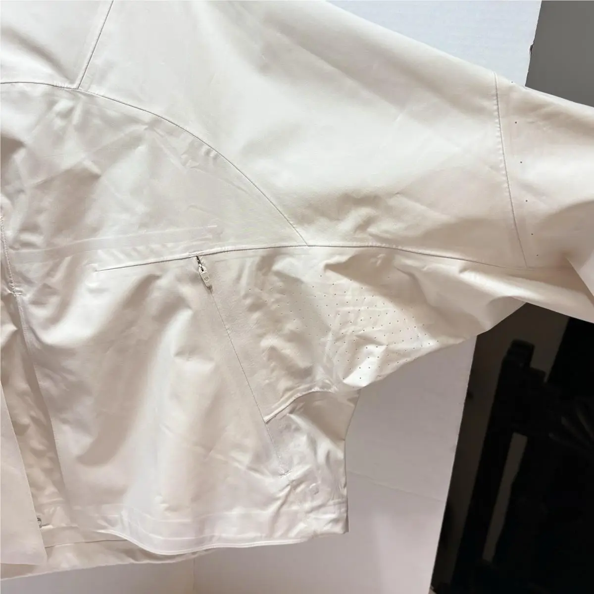 Lululemon clothing - Lululemon Rain Chaser Jacket - Rain Chaser Jacket - Cream 3