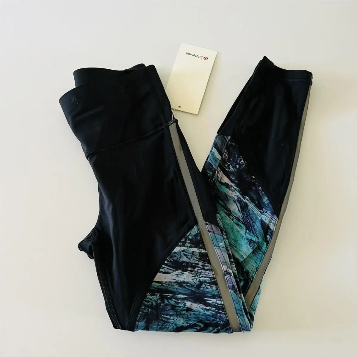 Lululemon Athletica Black Frozen Island Run to Reset Tight 25 Leggings - US 4