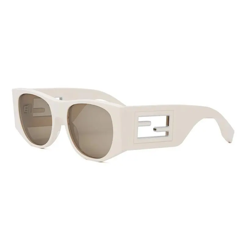 FE40109I-5425E Sunglasses Boutique Display by Fendi