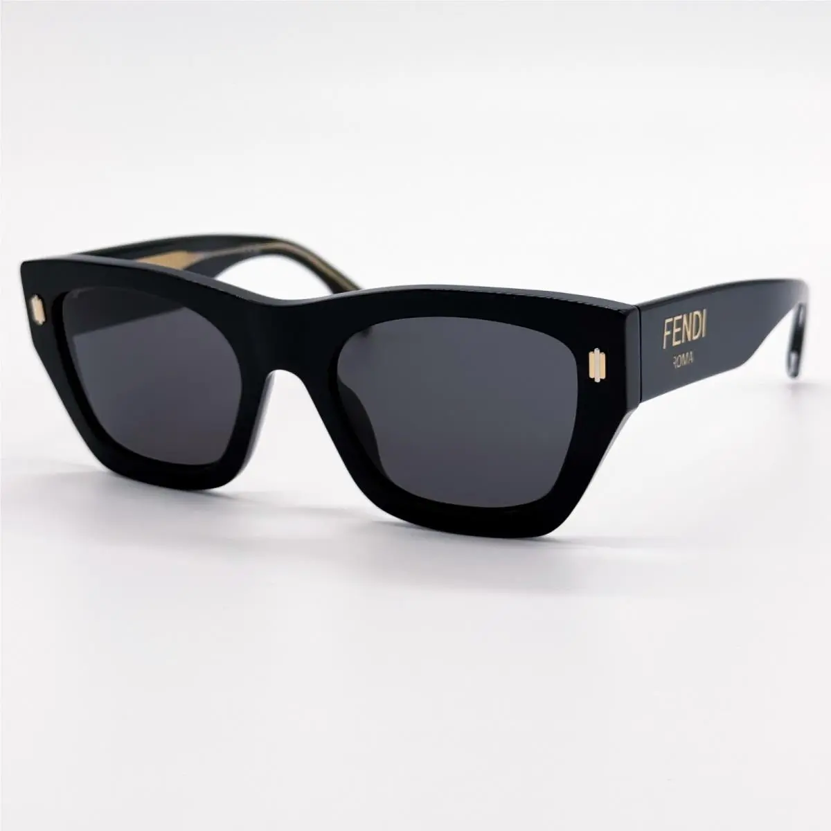 Sunglasses FE40100I 01A Black/gray Women Eyewear by Fendi