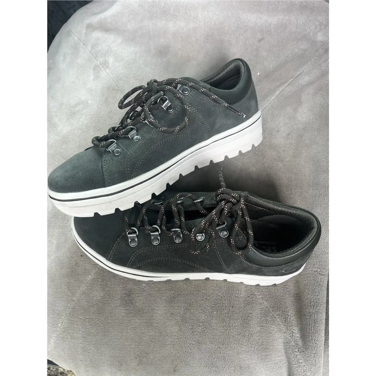 Skechers Sneakers Women`s Size 8.5 Olive Street Cleats 2 Trail Casual LA