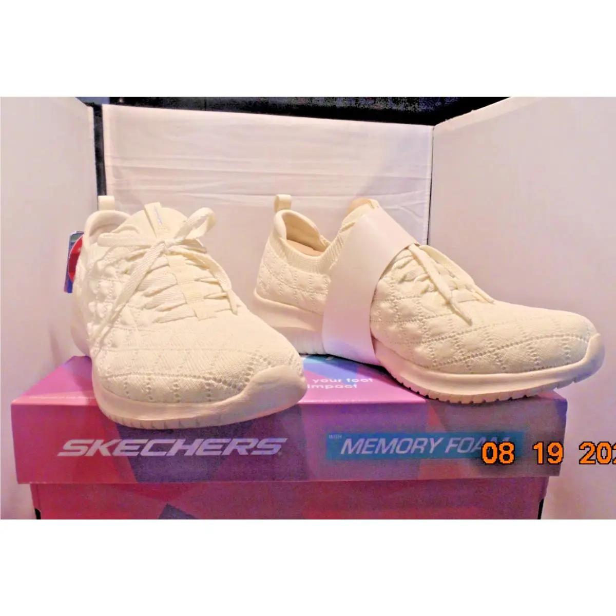 Skechers Air-cooled Memory Foam Stretch Knit Sneakers Women 9 Off White