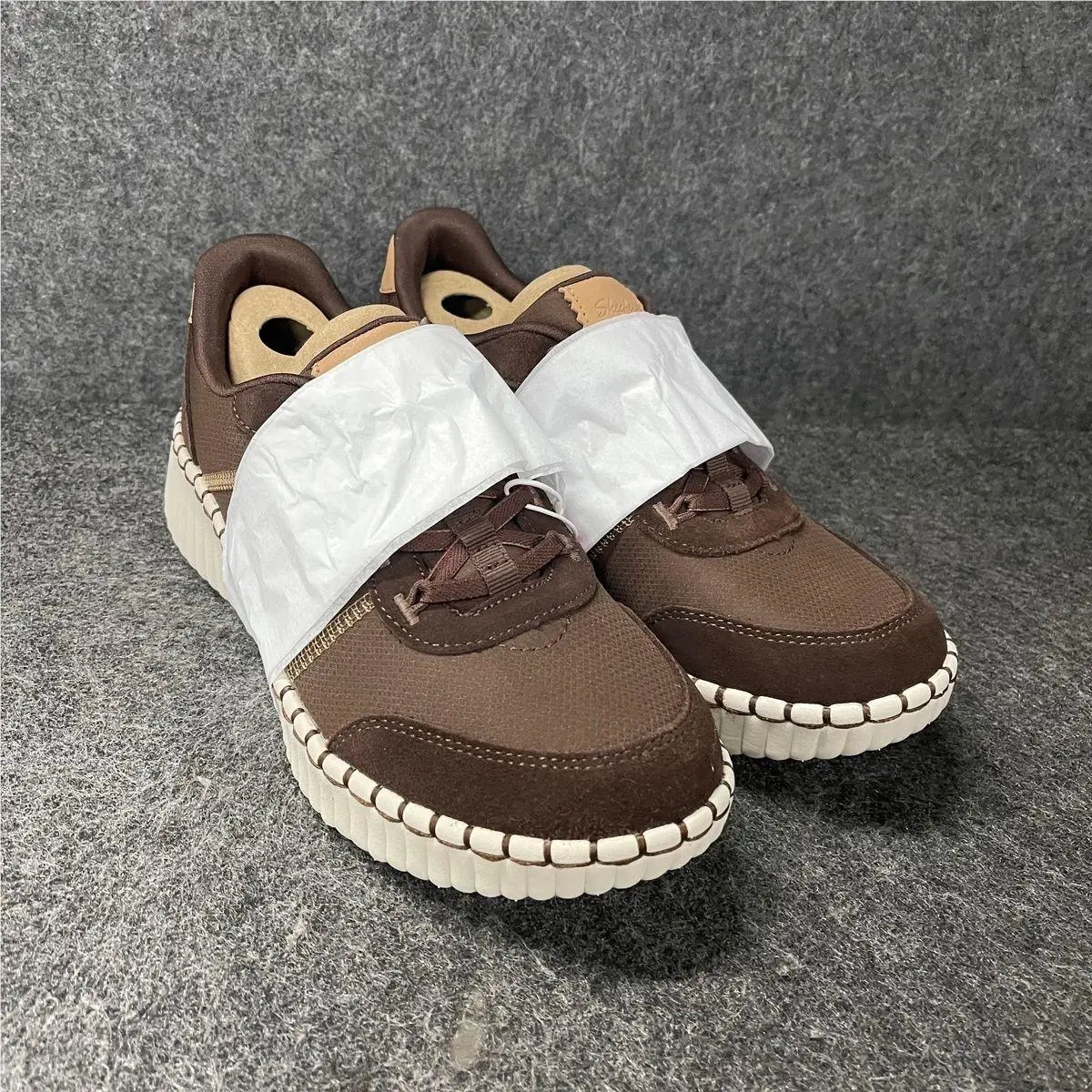 Skechers Wilshire Blvd Sneaker Women`s Size US 9 Chocolate