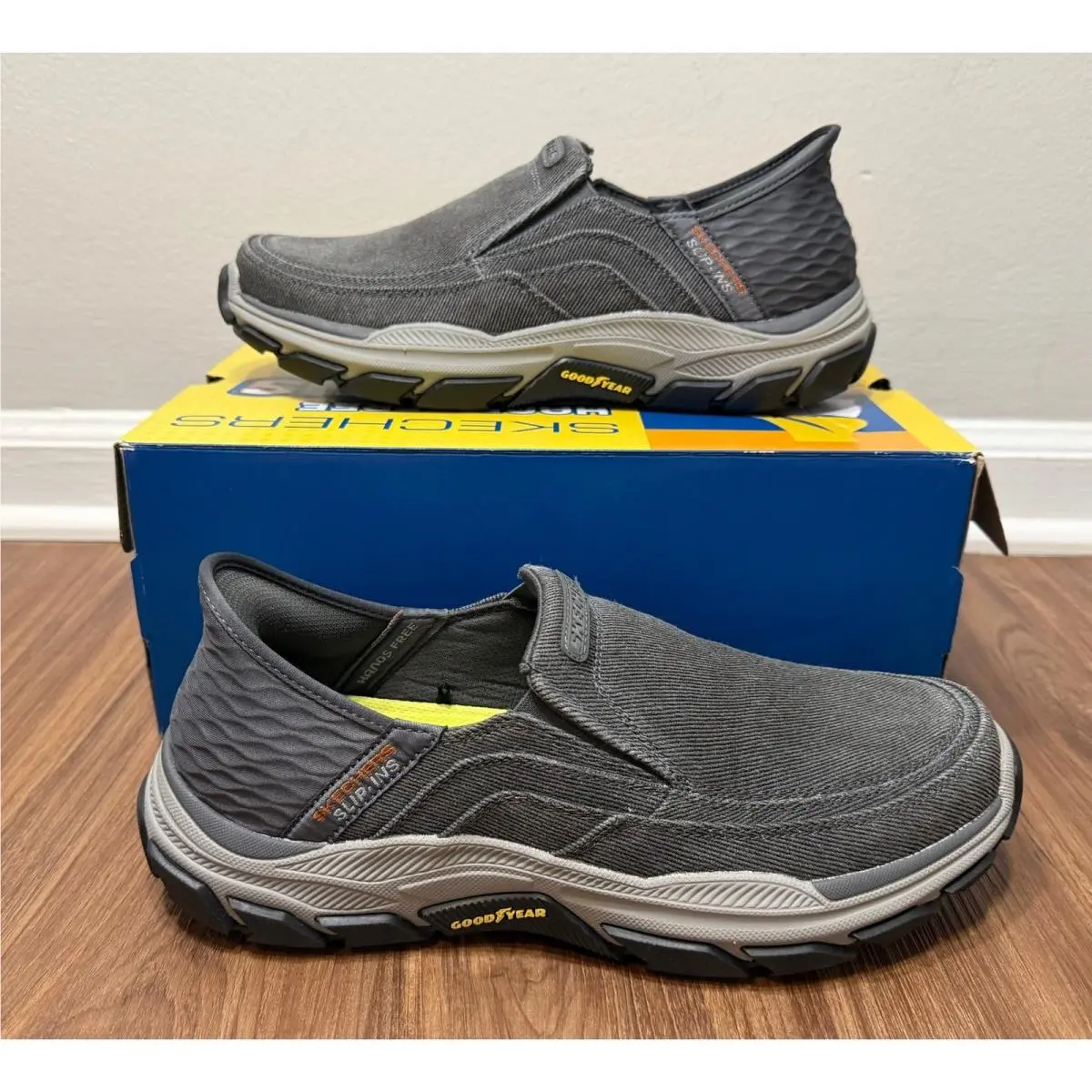 Skechers Hands Free Slip-ins Respected Holmgren Shoes Sz 9.5 Extra Wide Charcoal