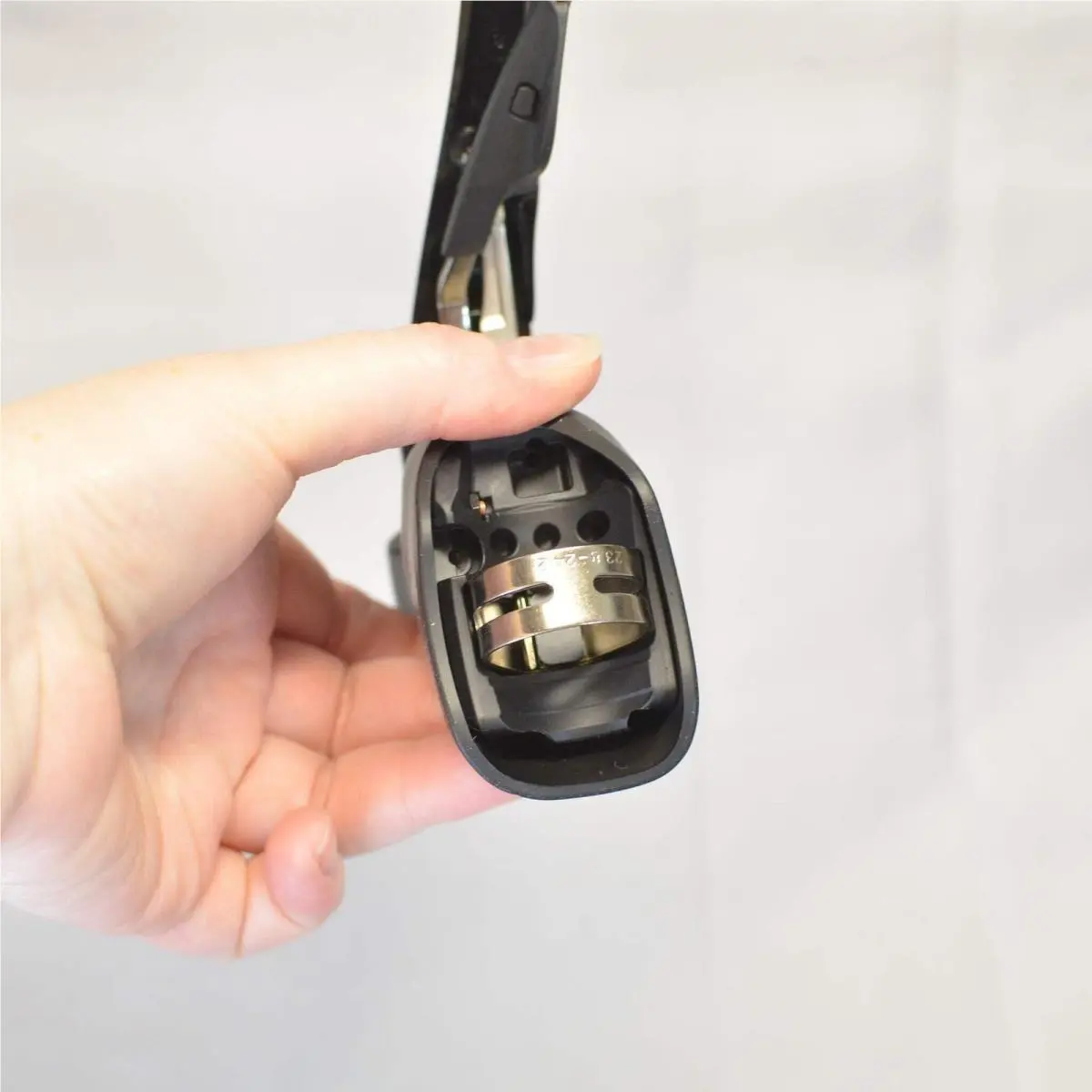Shimano  - 105 5700 - ST-5700 - Black 2