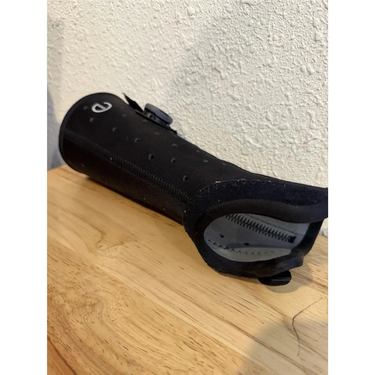 Exos  - Black 1