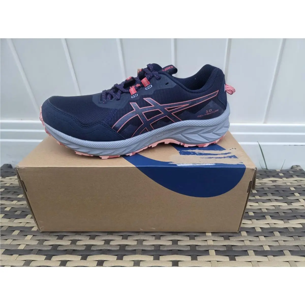 Asics Women`s Gel-venture 10 Running Shoes Sz 10 Usa