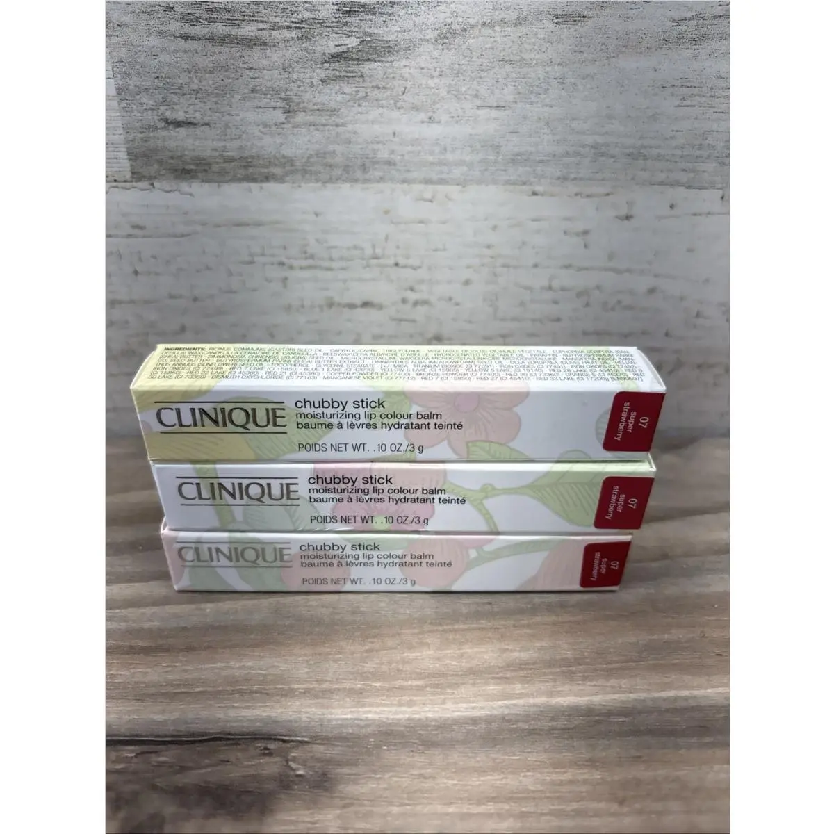 3-CLINIQUE Chubby Stick Moisturizing Lip Colour Balm in Super Strawberry
