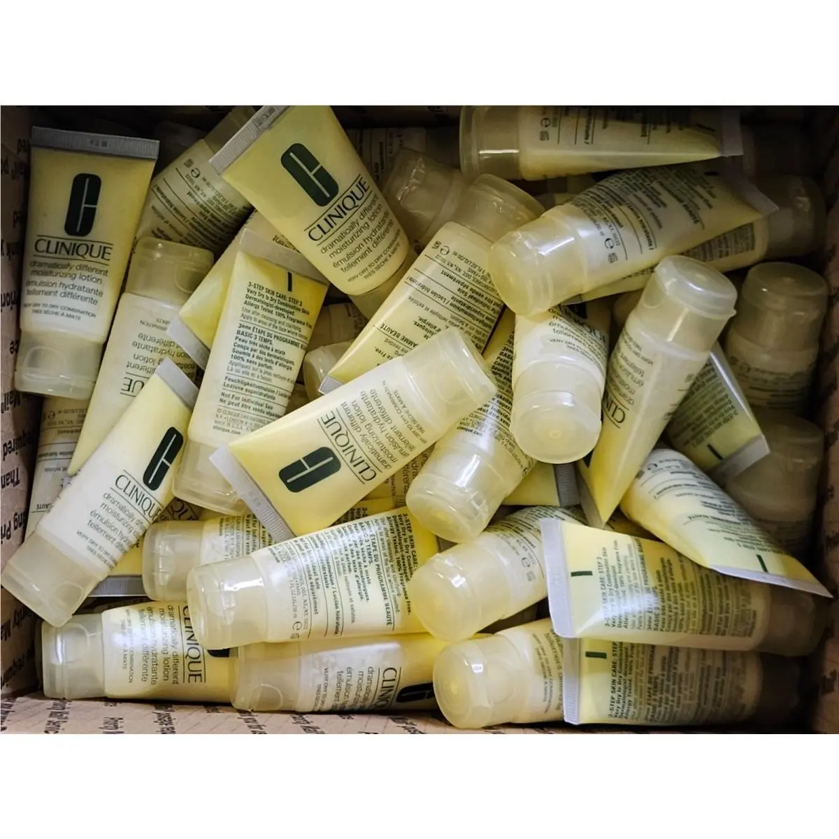 50 x  Dramatically Different Moisturizing Lotion 1oz/30ml = 50oz Gwp by Clinique