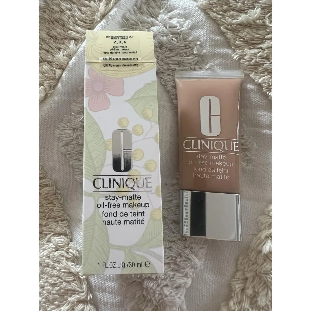 Clinique Stay-matte Oil-free Makeup 1 fl oz Cream Chamois VF CN 40