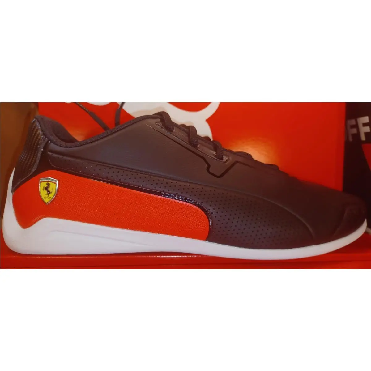 Scuderia Ferrari Drift Cat 8 Black 306818-01 by Puma
