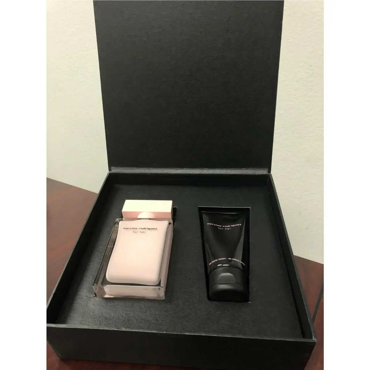 For Her 2 Pieces Gift Set: 1.6 Edp Spray + 1.6 oz Body Cream by Narciso Rodriguez