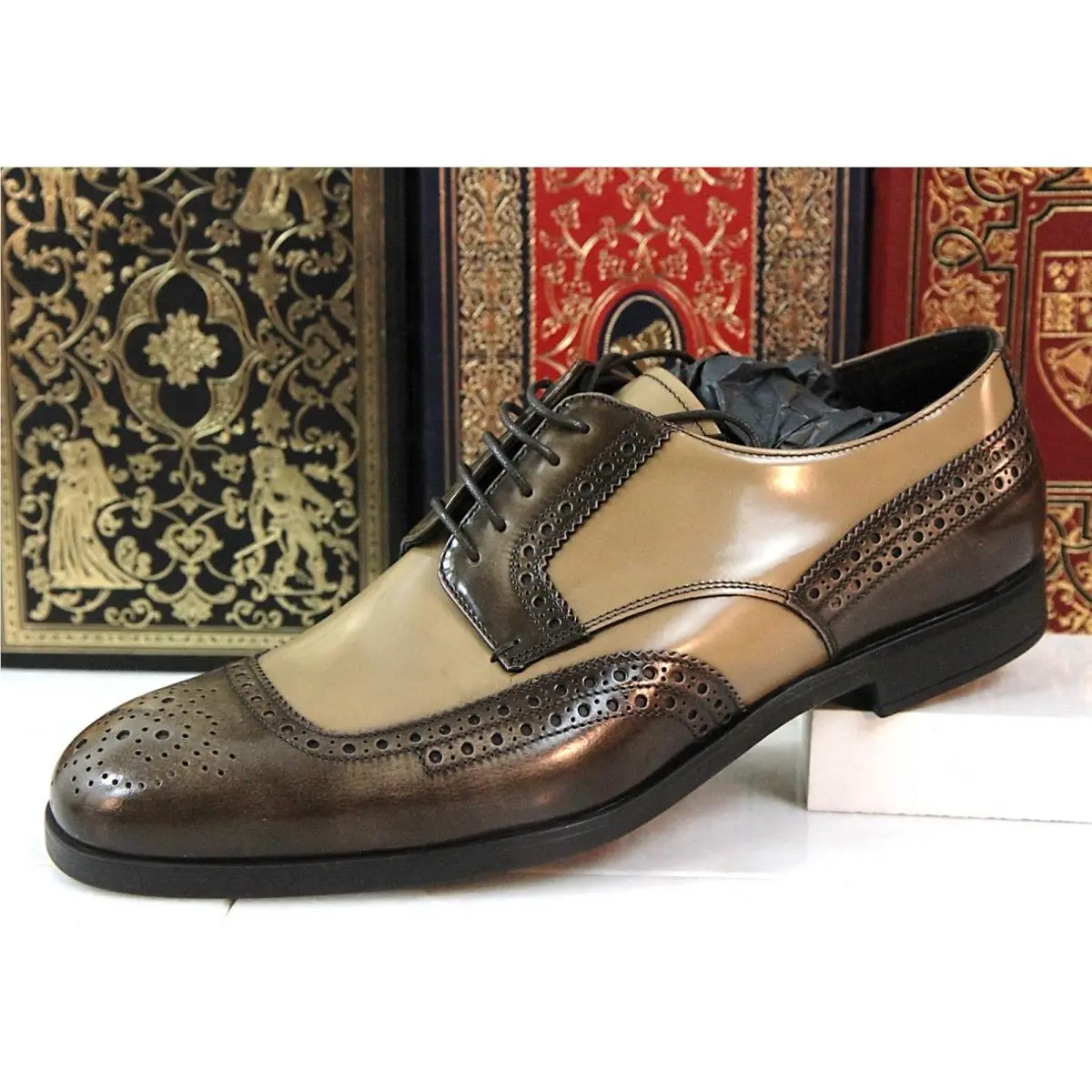 Prada Men`s Shoes Oxford Tan Brown Size 10 D US or 8.5 EU - Rare